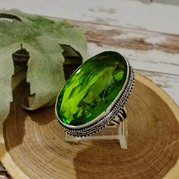 Jewelry - Green Quartz Artisan Ring